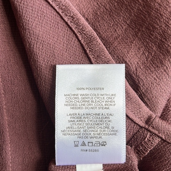 Express Half-Zip V-Neck Cap-Sleeve Plum Top Size Small Excellent Condition - Picture 9 of 9